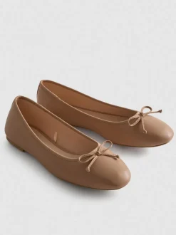 Bailarinas con detalle de lazo de piel sintética