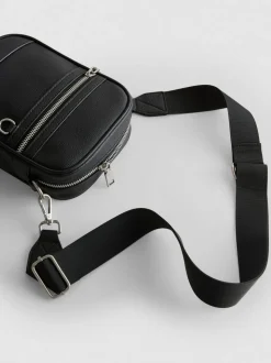 Bandolera con detalle de cremallera