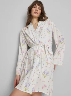 Bata corta con estampado floral