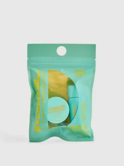Bolsa con artículos de cuidado labial de PS…