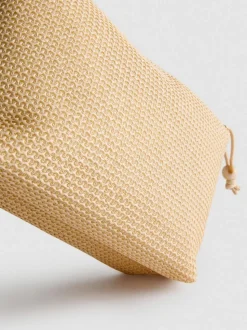 Bolsa para cosméticos de rafia con inicial