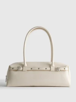 Bolso de hombro con detalle de ojales