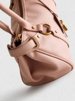 Bolso de hombro con detalle de candado