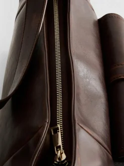 Bolso de hombro con hebilla y bolsillo