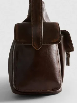 Bolso de hombro con hebilla y bolsillo
