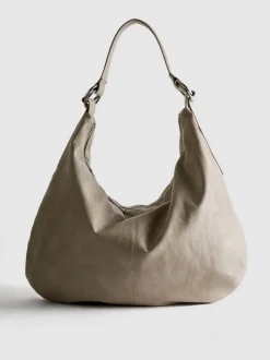 Bolso de hombro desestructurado con anillas
