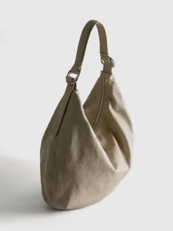 Bolso de hombro desestructurado con anillas