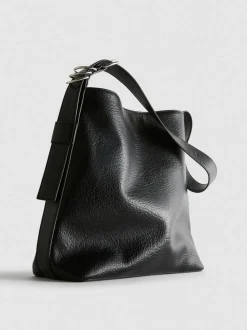 Bolso de hombro desestructurado