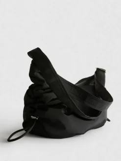 Bolso de hombro fruncido