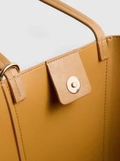 Bolso tote con colgante de candado