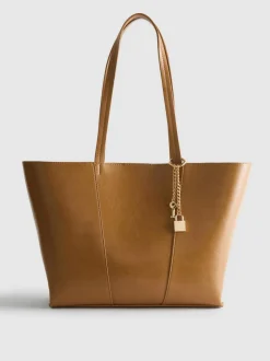 Bolso tote con colgante de candado