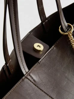Bolso tote con colgante de candado
