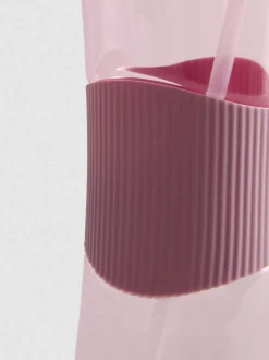 Botella de agua con pajita abatible