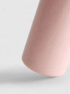 Botella de agua con tapa abatible
