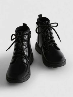Botines con cordones