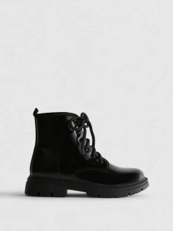 Botines con cordones