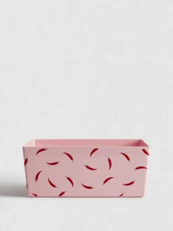 Caja grande con guindillas