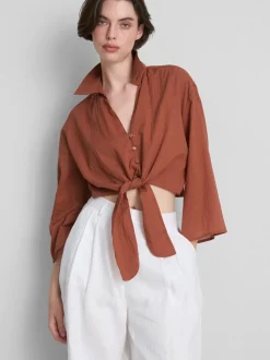 Camisa corta de algodón con lazada frontal