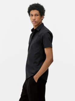 Camisa de manga corta y corte entallado