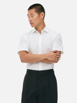 Camisa de manga corta y corte entallado