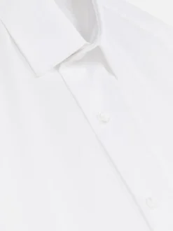 Camisa de manga corta y corte entallado