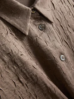 Camisa de satén texturizada By Coleen