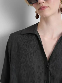Camisa fruncida de estilo vacacional