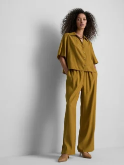 Camisa fruncida de estilo vacacional