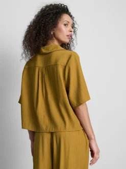 Camisa fruncida de estilo vacacional