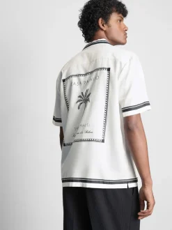 Camisa tipo resort con estampado de palmeras
