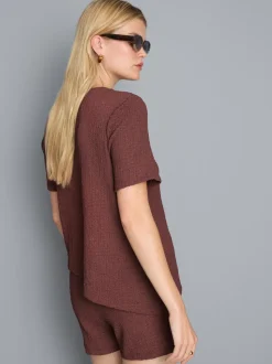 Camiseta asimétrica con textura