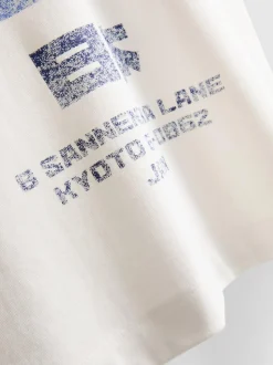 Camiseta con estampado gráfico de Kioto