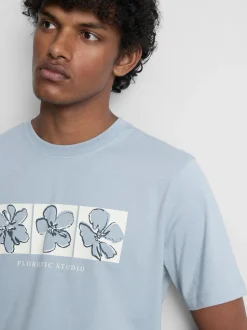 Camiseta con estampado gráfico floral