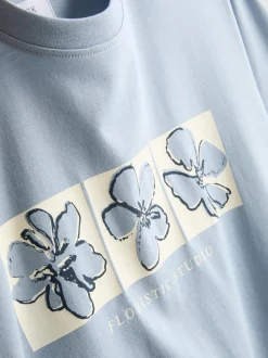 Camiseta con estampado gráfico floral