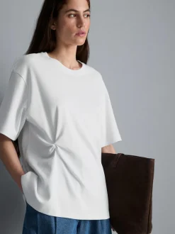 Camiseta de algodón con detalle retorcido