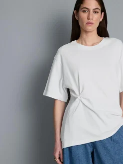 Camiseta de algodón con detalle retorcido