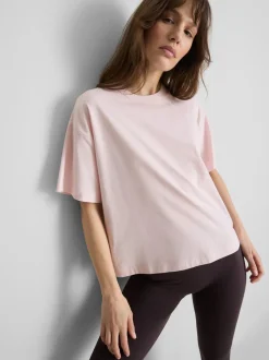 Camiseta de algodón cuadrada de cuello redondo