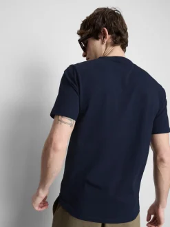 Camiseta de manga corta y corte entallado