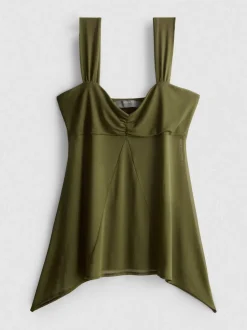 Camiseta de tirantes de malla con escote corazón