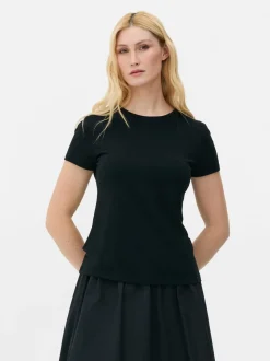 Camiseta elástica con cuello redondo