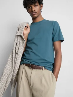 Camiseta elástica de corte entallado