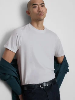 Camiseta elástica entallada de manga corta