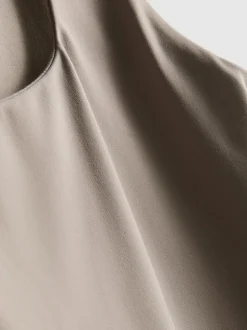 Camiseta sin mangas de escote cuadrado
