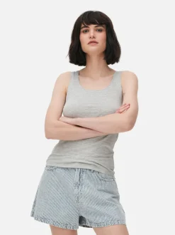 Camiseta sin mangas elástica con escote amplio