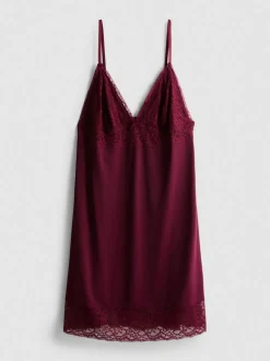 Camisón de encaje corto