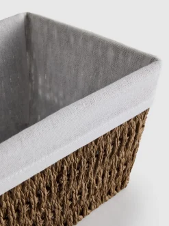 Cesta de cuerda de papel forrada