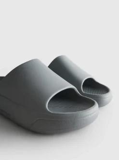 Chanclas de suela gruesa