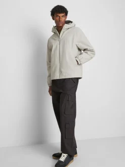 Chaqueta con capucha y cremallera