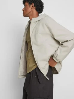 Chaqueta con capucha y cremallera