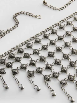 Cinturón de cadena metálico con forma de pañuelo